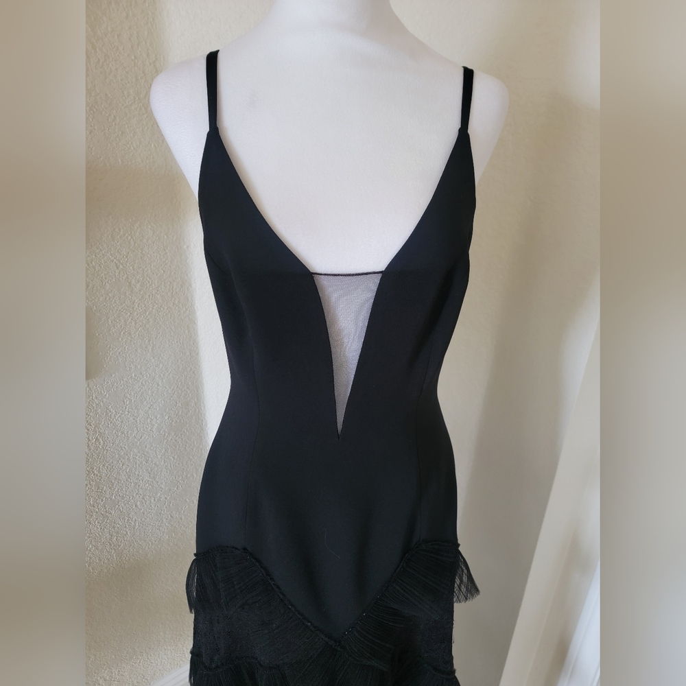 BCBG Maxazria Elegant Black Evening Gown, Size 8 - Picture 7 of 9